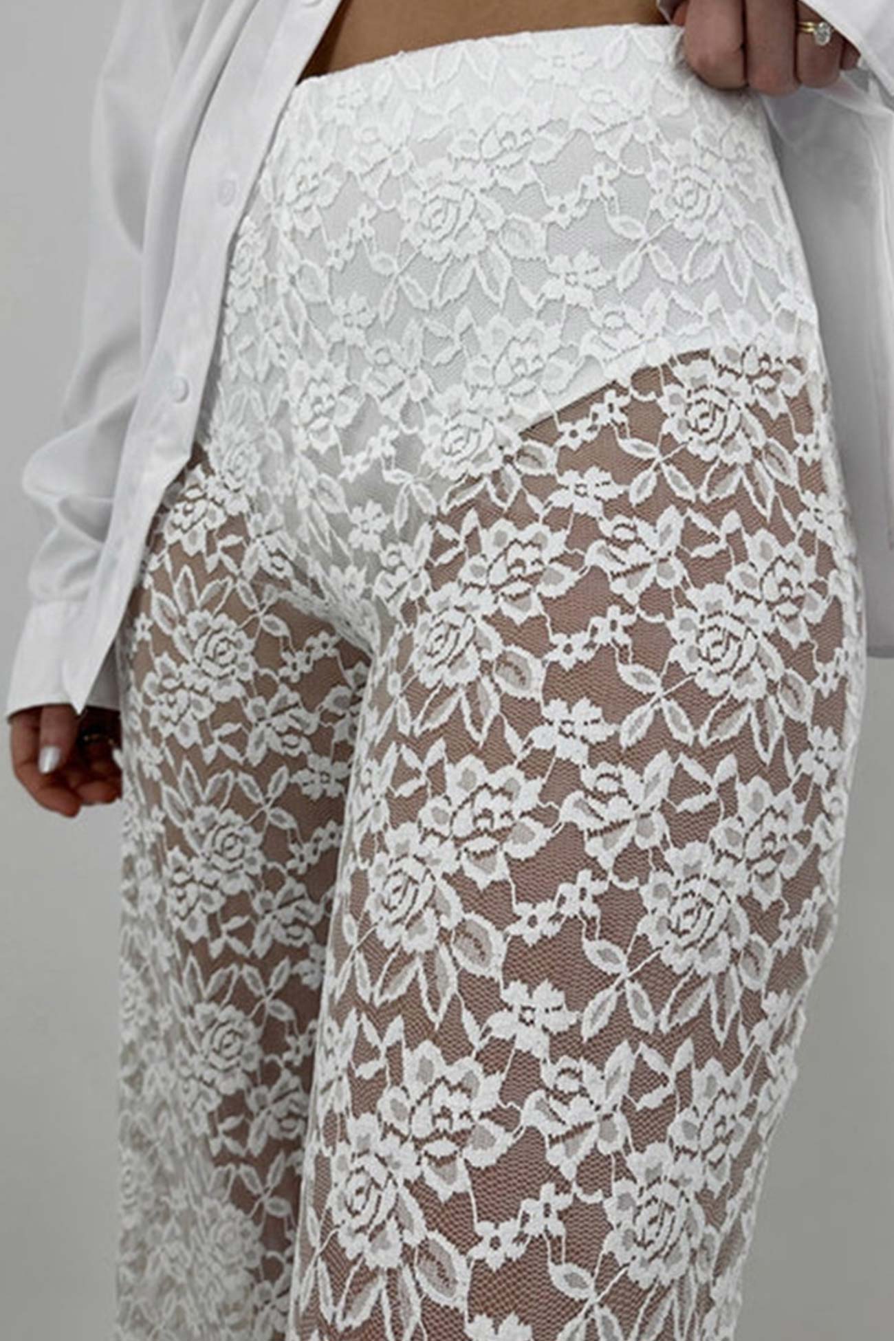 Well Tailored Pants with a Graceful Silhouette