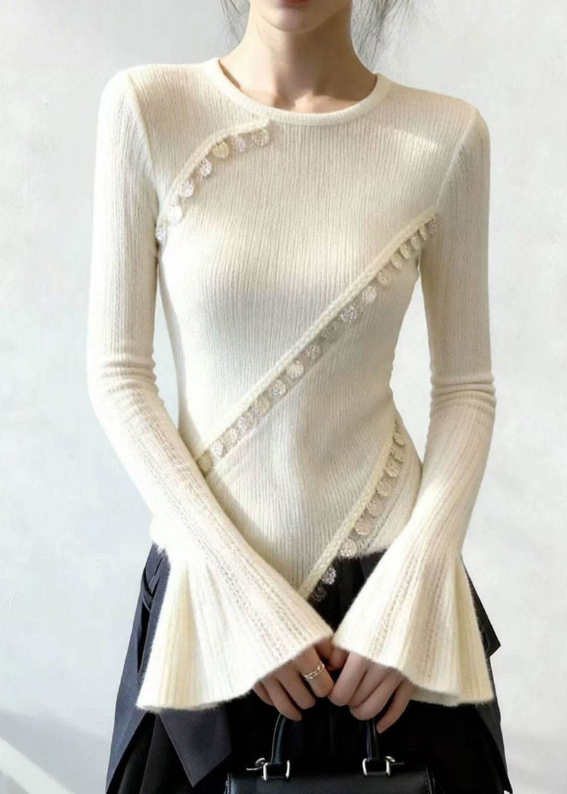 Classic Vintage Sweater with a Flattering Fit