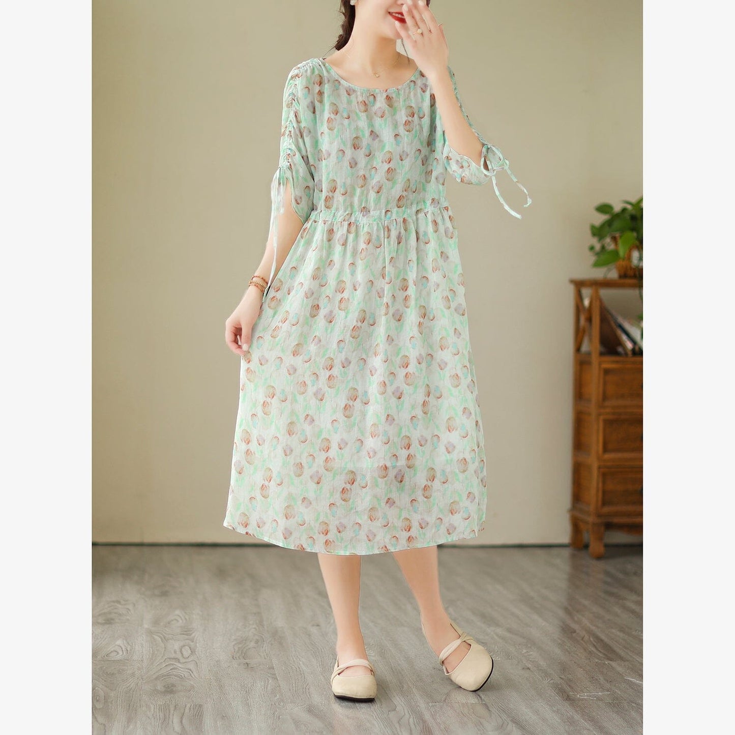 Effortlessly Elegant Dress with a Timeless Design
