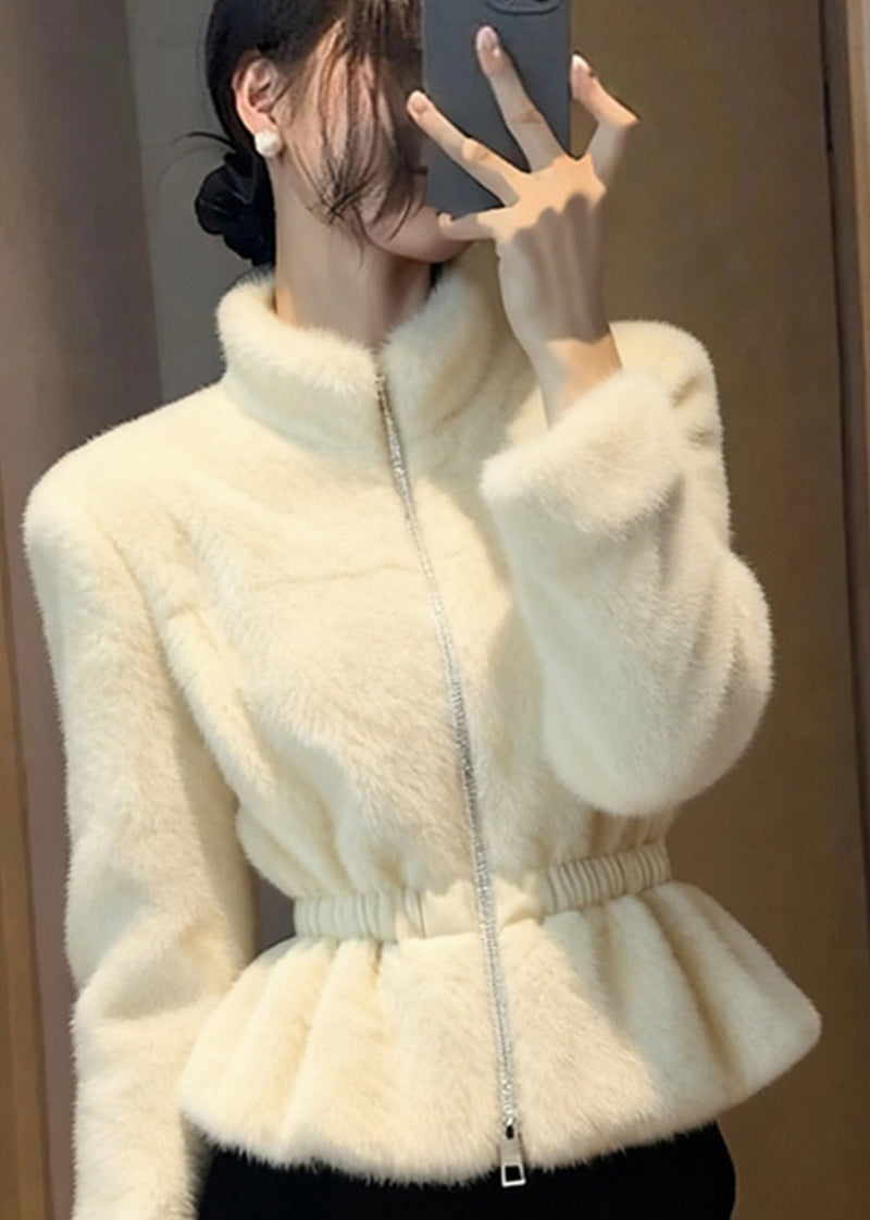 Elegantly Styled Coat for Everyday Wear