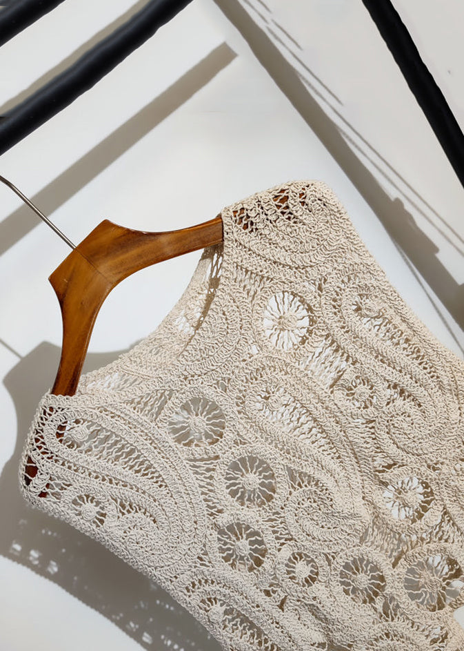 Effortlessly Elegant Garment with a Timeless Design