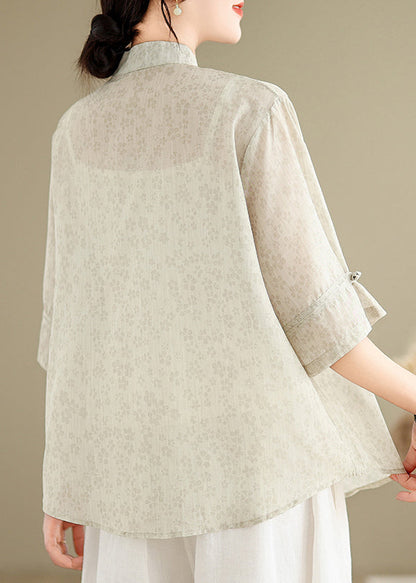 Effortlessly Elegant Top with a Timeless Design