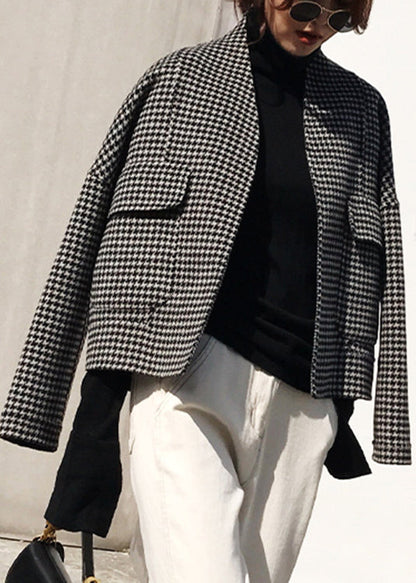 Well Tailored Coat with a Graceful Silhouette