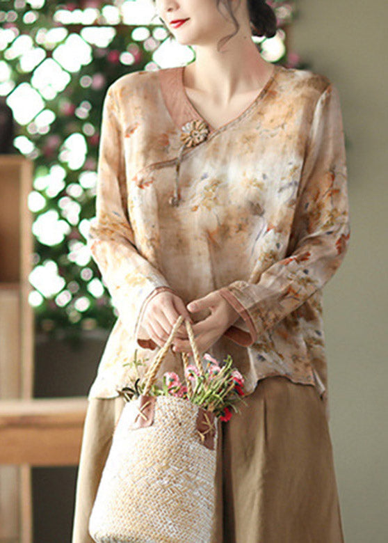 Sophisticated Blouse with a Clean Classic Look