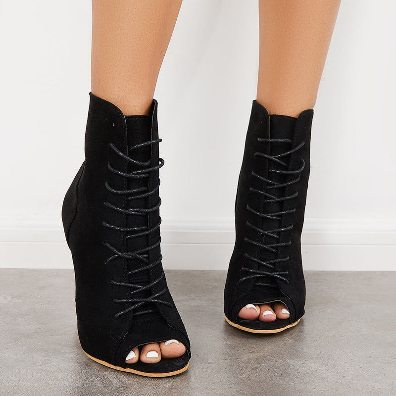 Graceful Orthopedic Boots for Modern Look