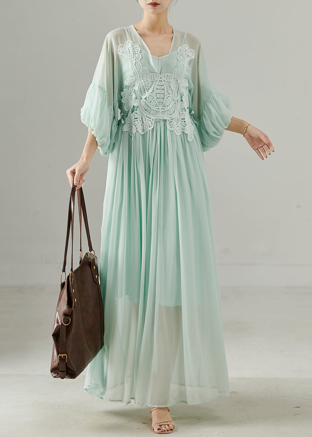Beautifully Finished Dress in a Timeless Design