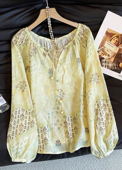 Sophisticated Blouse with a Clean Classic Look