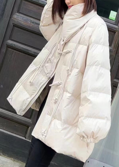 Well Tailored Coat with a Graceful Silhouette