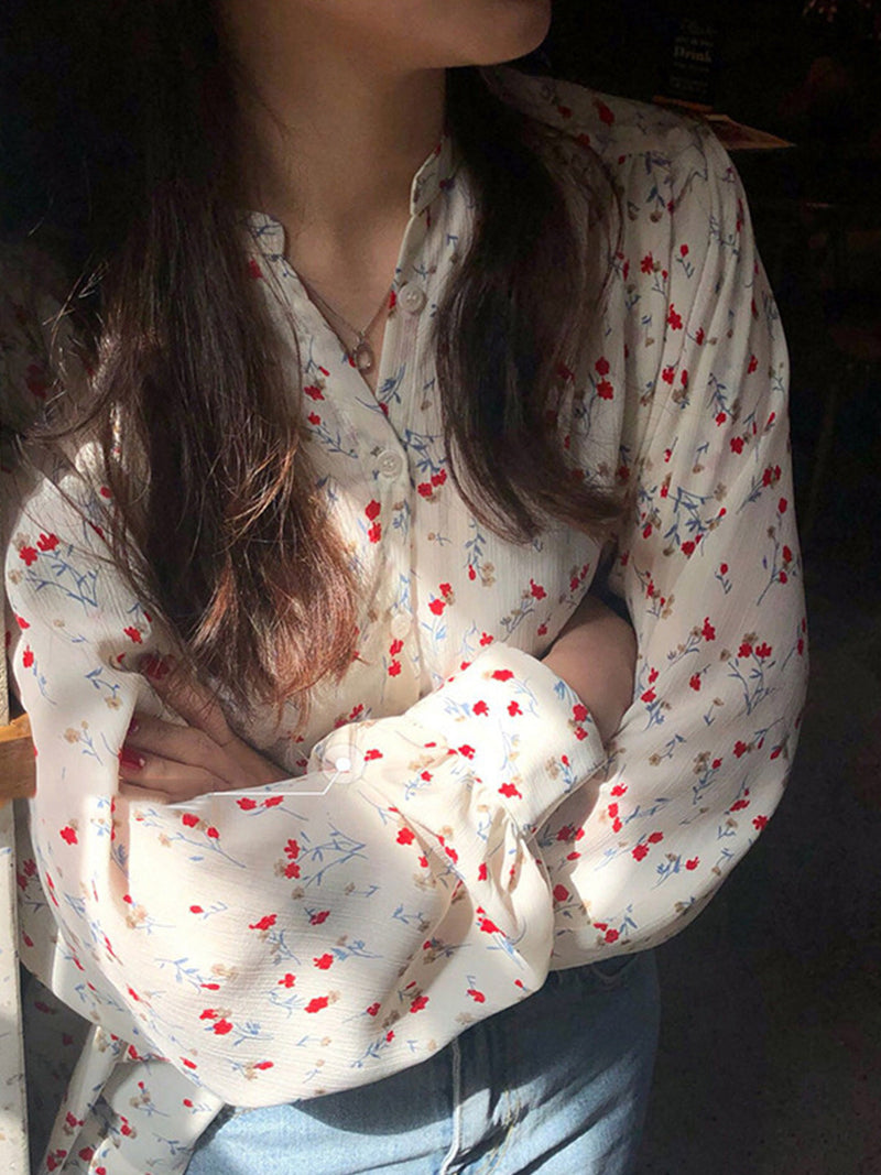 Classic Vintage Blouse with a Flattering Fit