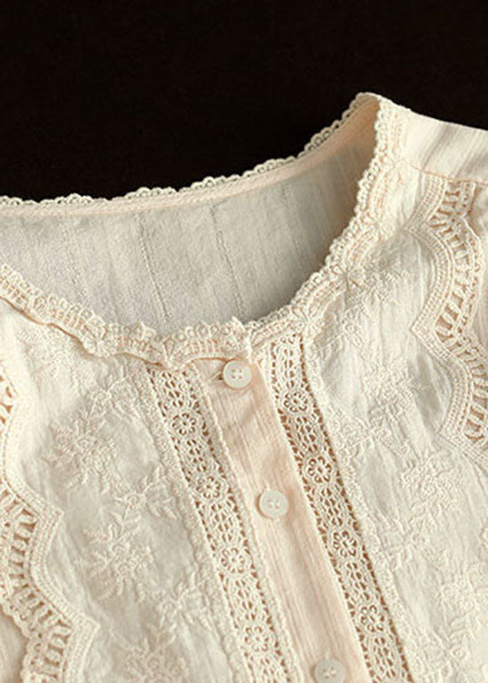 Beautifully Crafted Blouse in a Classic Style