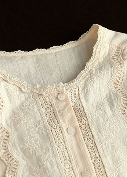 Beautifully Crafted Blouse in a Classic Style