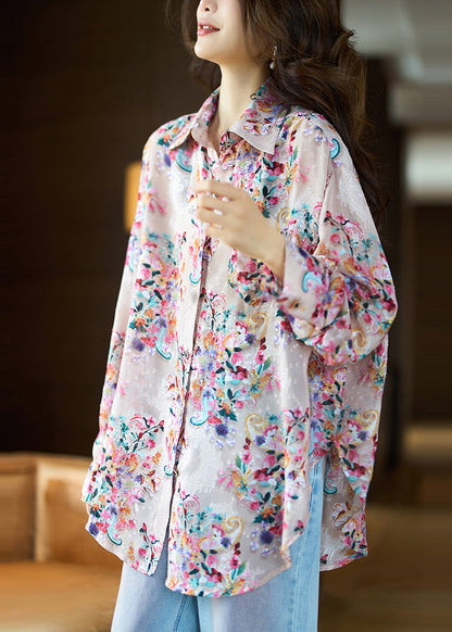 Classic Vintage Blouse with a Flattering Fit