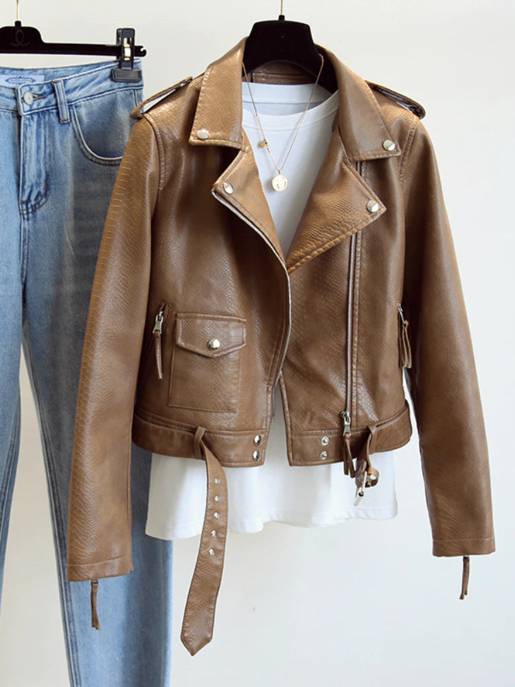 Well Tailored Jacket with a Graceful Silhouette
