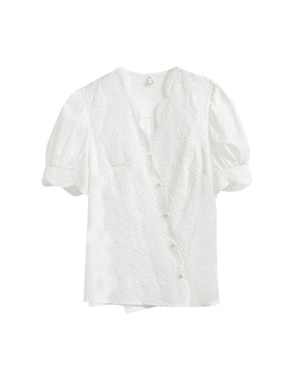 Well Tailored Shirt with a Graceful Silhouette