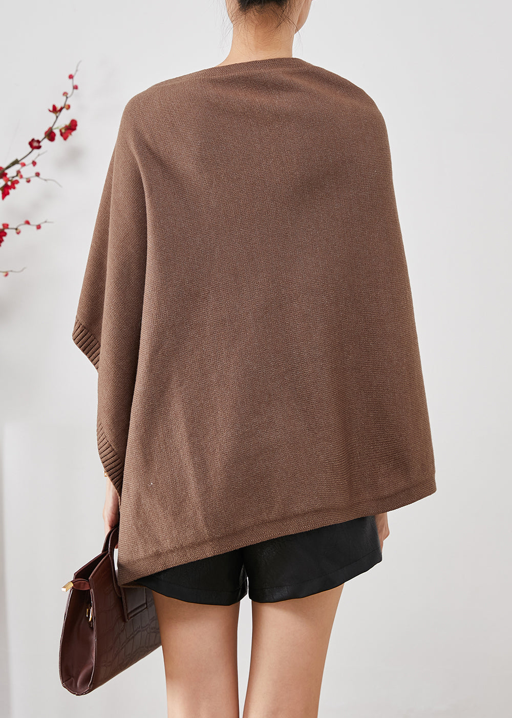 Effortlessly Elegant Top with a Timeless Design