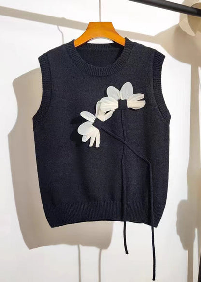 Well Tailored Top with a Graceful Silhouette