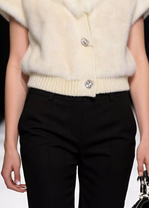 Well Tailored Coat with a Graceful Silhouette