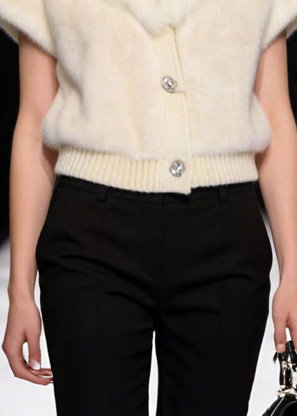 Well Tailored Coat with a Graceful Silhouette