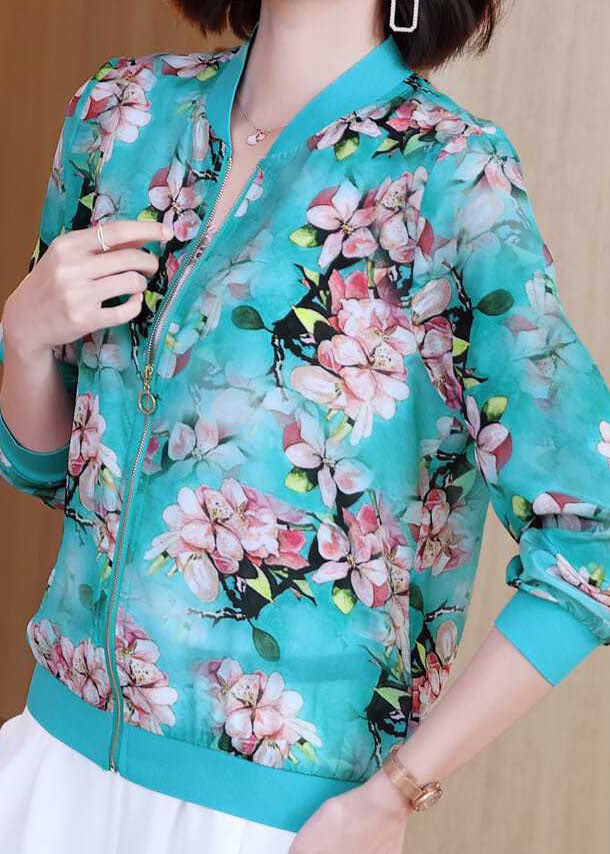 Effortlessly Elegant Jacket with a Timeless Design