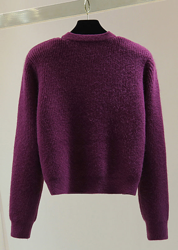 Classic Vintage Sweater with a Flattering Fit