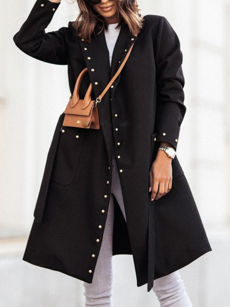 Beautifully Finished Coat in a Timeless Design