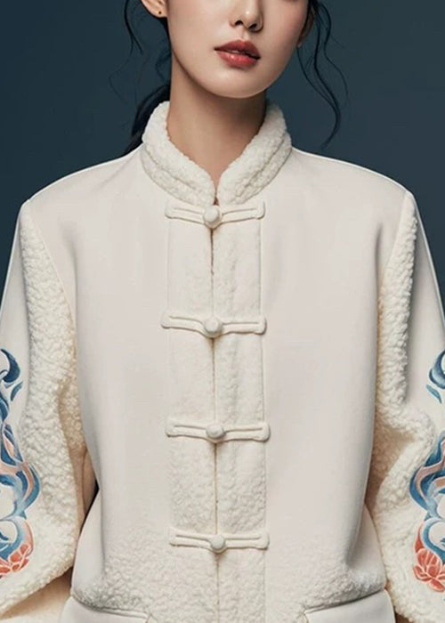 Well Tailored Coat with a Graceful Silhouette