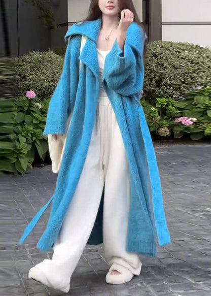 Well Tailored Coat with a Graceful Silhouette