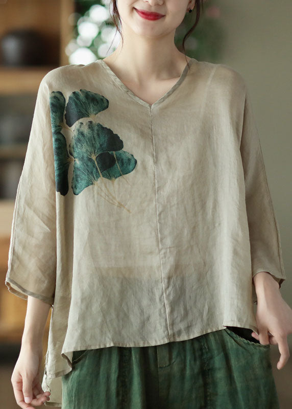 Classic Vintage Blouse with a Flattering Fit