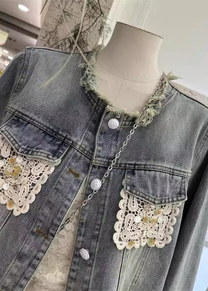 Effortlessly Elegant Jacket with a Timeless Design