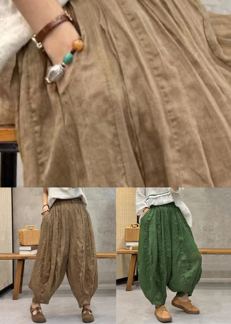 Effortlessly Elegant Pants with a Timeless Design
