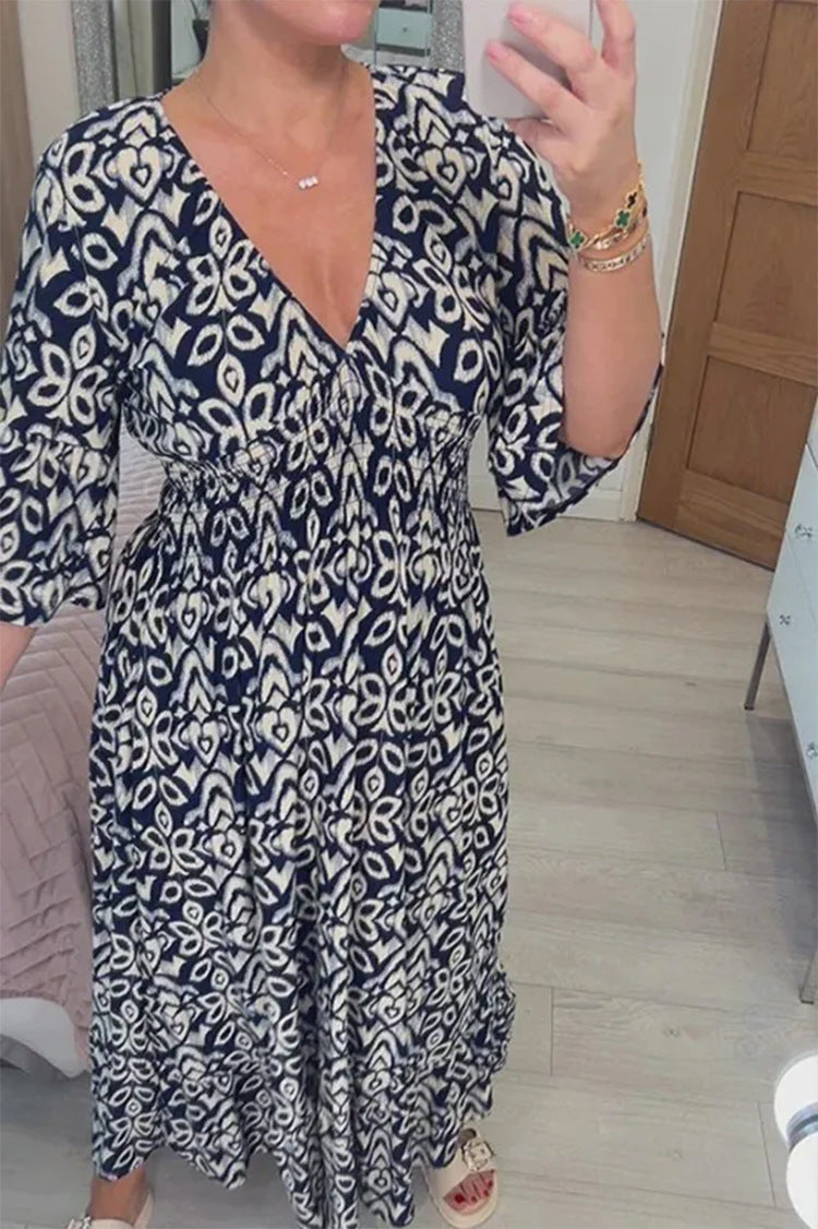 Beautifully Finished Dress in a Timeless Design