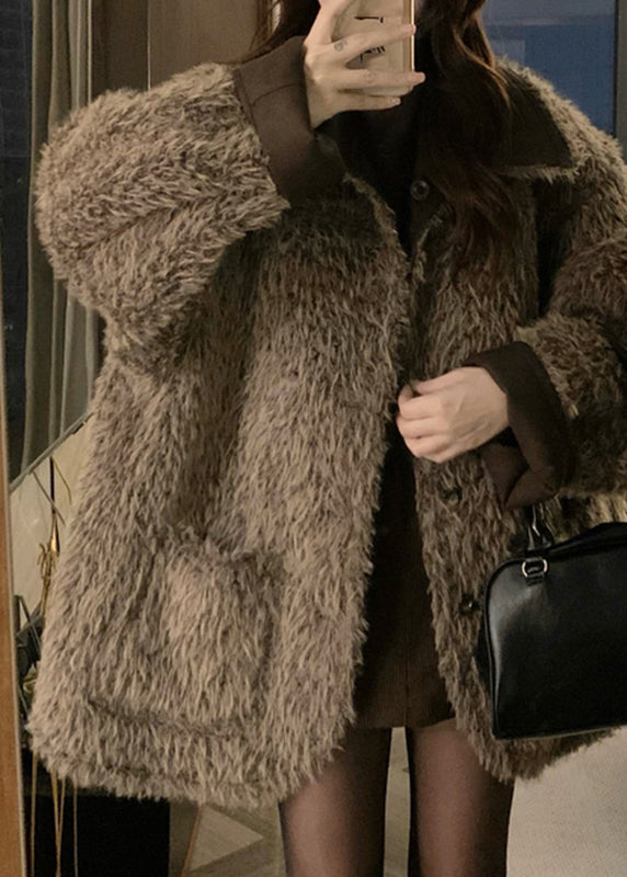 Elegantly Styled Coat for Everyday Wear