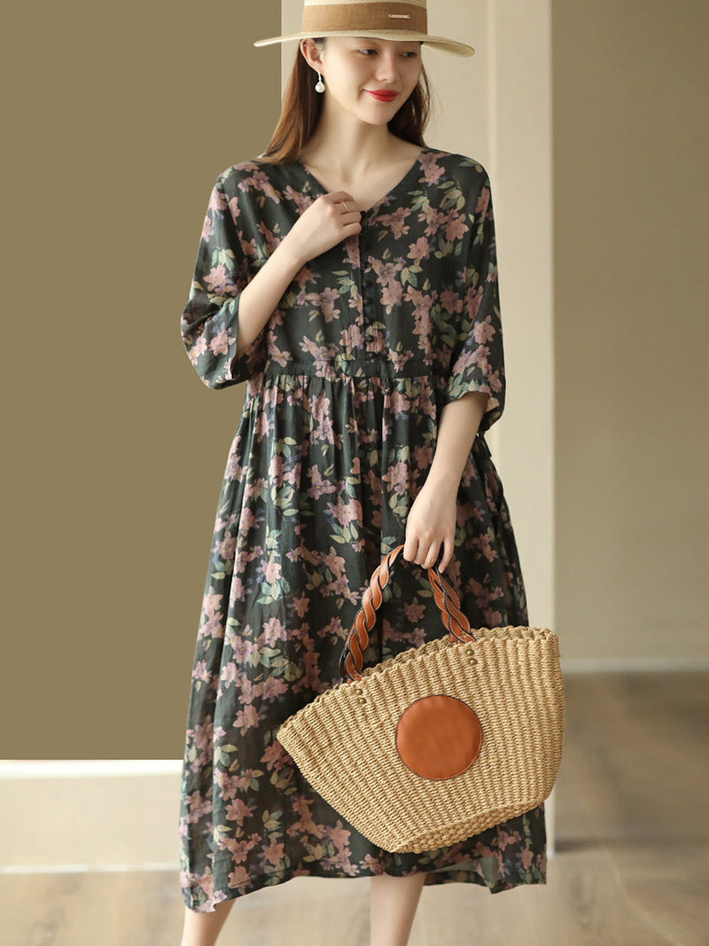 Beautifully Finished Dress in a Timeless Design