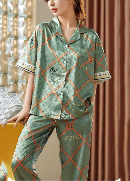 Casually Elegant Garment with a Refined Edge