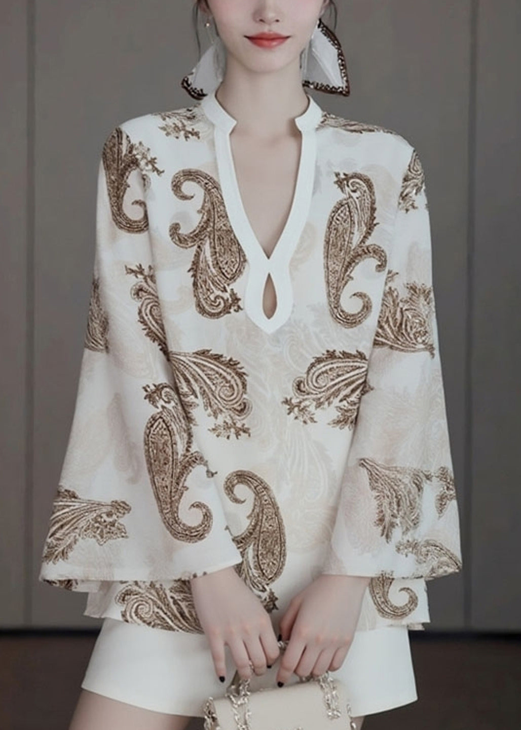 Classic Vintage Shirt with a Flattering Fit