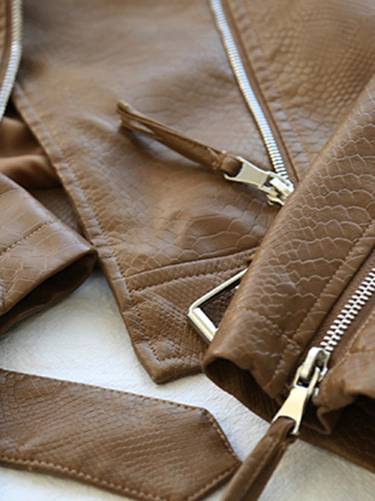 Well Tailored Jacket with a Graceful Silhouette