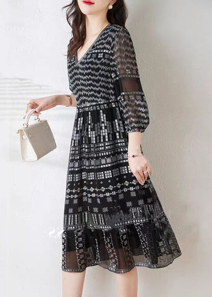 Beautifully Finished Dress in a Timeless Design