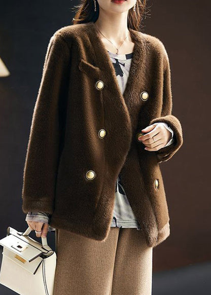 Beautifully Finished Coat in a Timeless Design