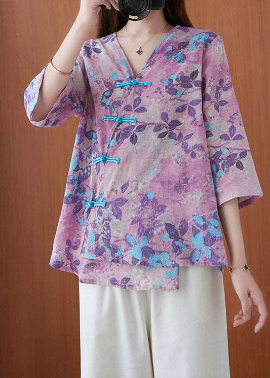Classic Vintage Blouse with a Flattering Fit