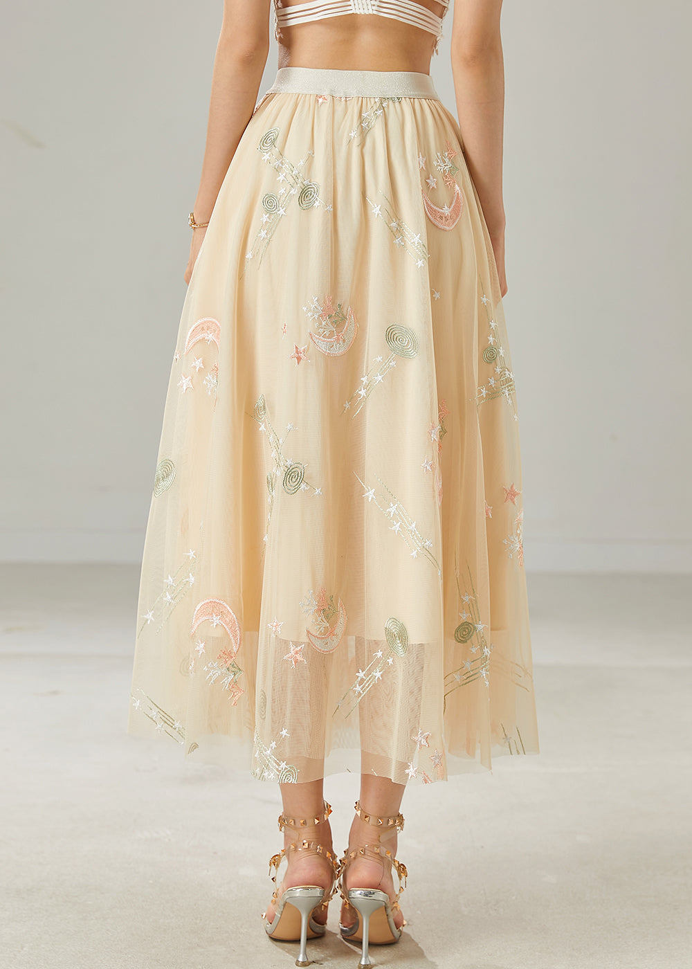 Gracefully Styled Garment for Any Occasion
