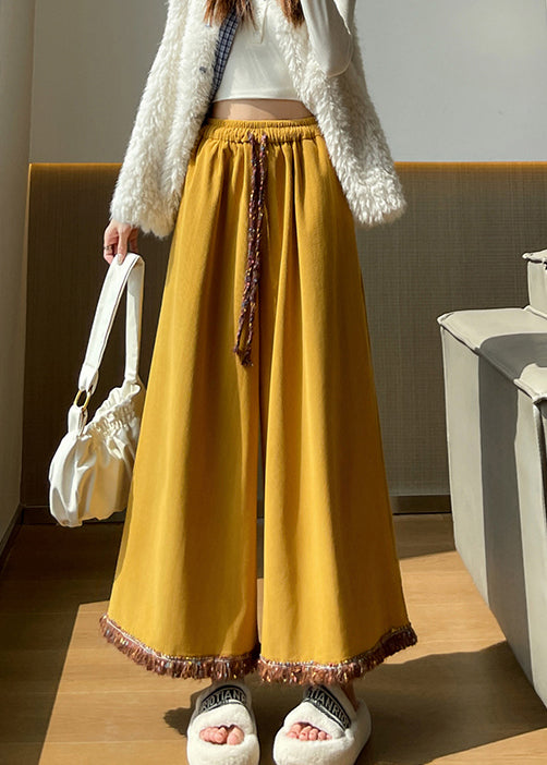 Effortlessly Elegant Pants with a Timeless Design