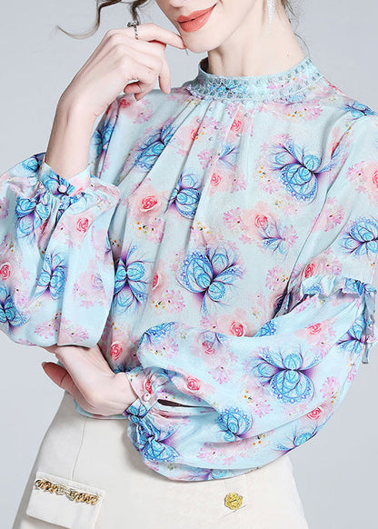 Well Tailored Top with a Graceful Silhouette