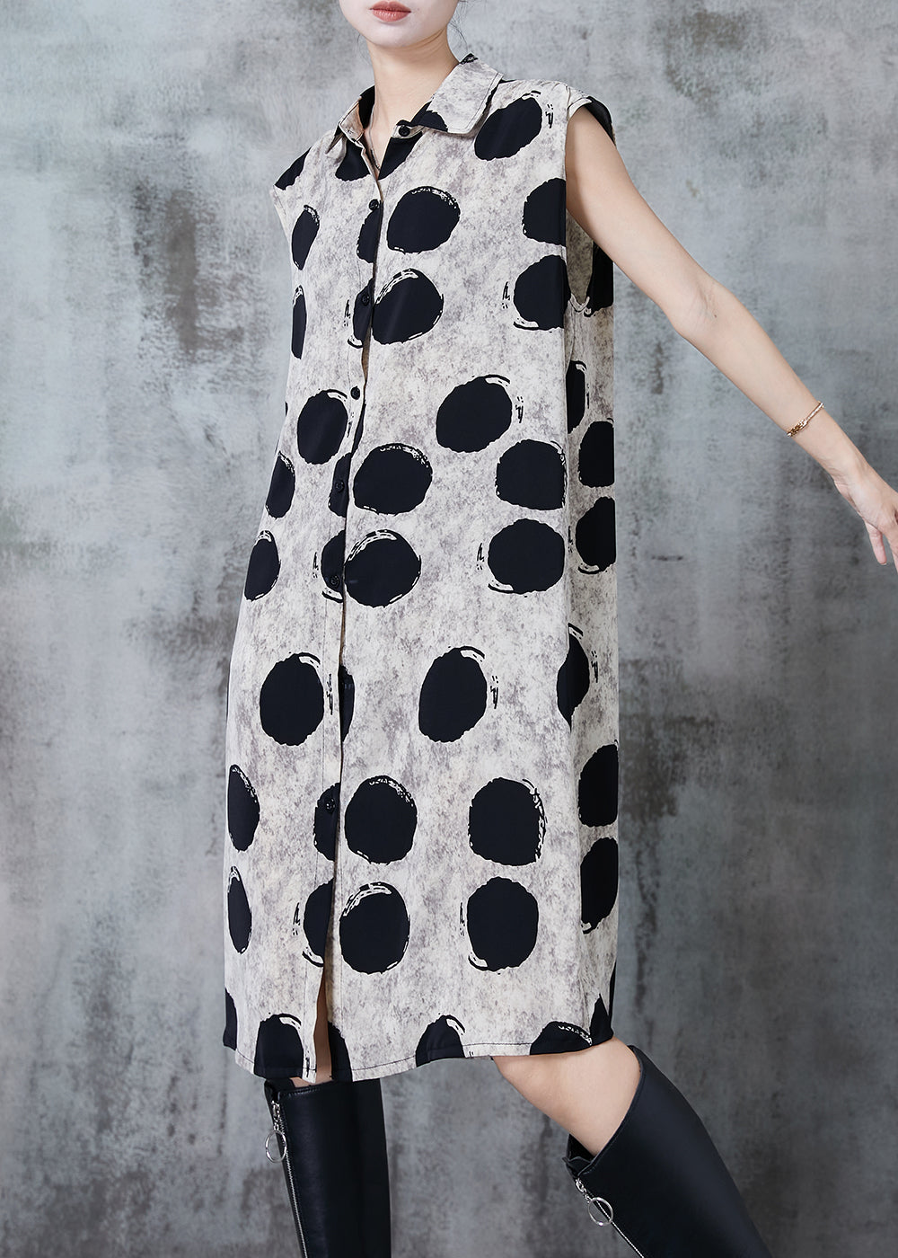 Effortlessly Elegant Dress with a Timeless Design