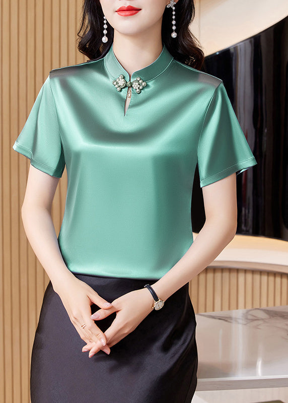 Gracefully Styled Garment for Any Occasion