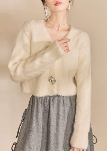 Effortlessly Elegant Cardigan with a Timeless Design