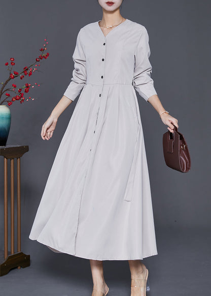Well Tailored Dress with a Graceful Silhouette
