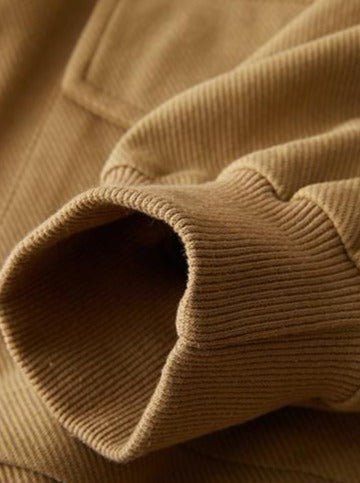 Effortlessly Elegant Jacket with a Timeless Design