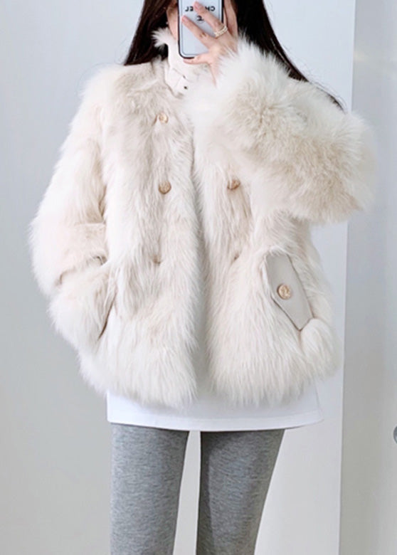 Elegantly Styled Coat for Everyday Wear