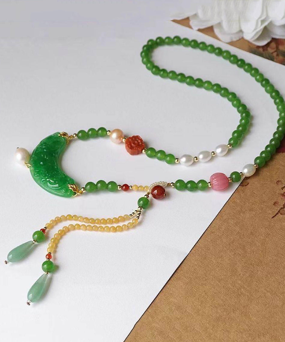 Beautiful Pearl Necklace with Unique Style