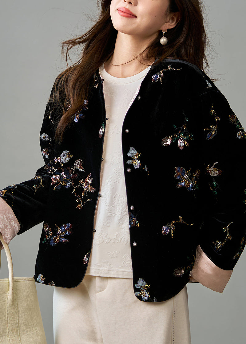 Effortlessly Elegant Jacket with a Timeless Design